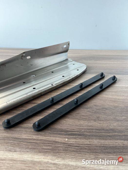 NOWY CZESKI PODEST PODNÓŻEK KIEROWCY LEWY GUMA Podnóżki i stopki śląskie Bielsko-Biała