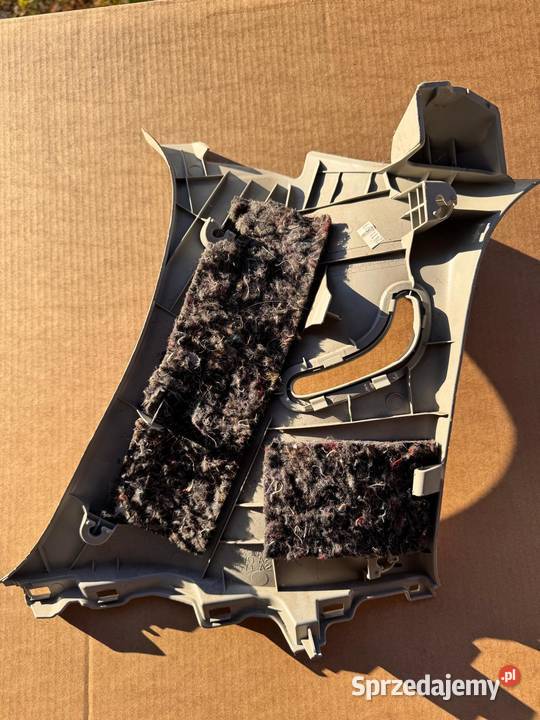 Osłona tylnego prawego słupka Toyota Yaris III Rok produkcji 2011 Brzesko