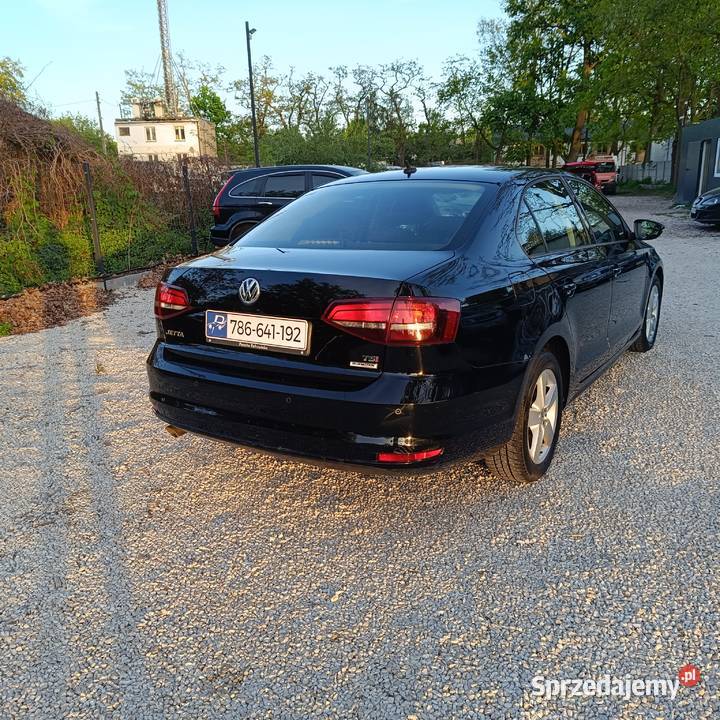 Volkswagen Jetta 2016 r 12 benzyna Salon I Warszawa