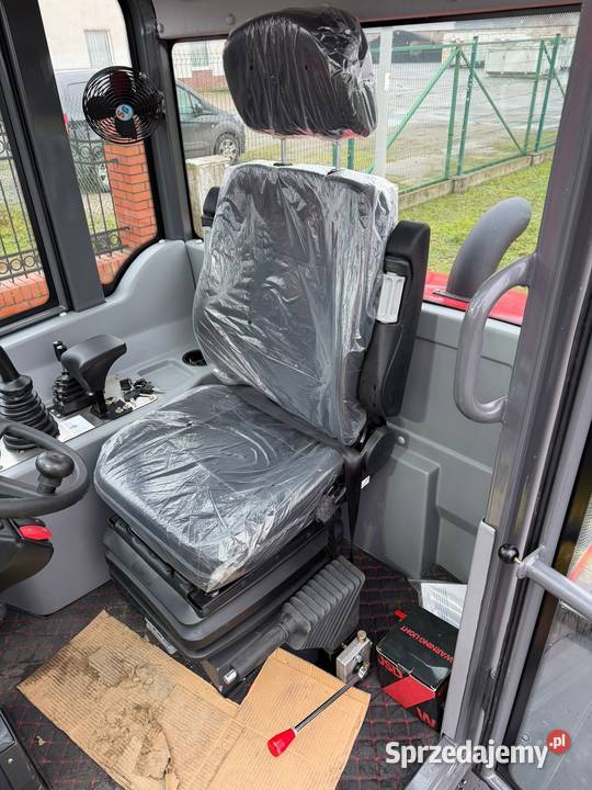 Ładowarka 44 HORNET HMA818T 1800 udźwigu Pozostałe Kielce sprzedam