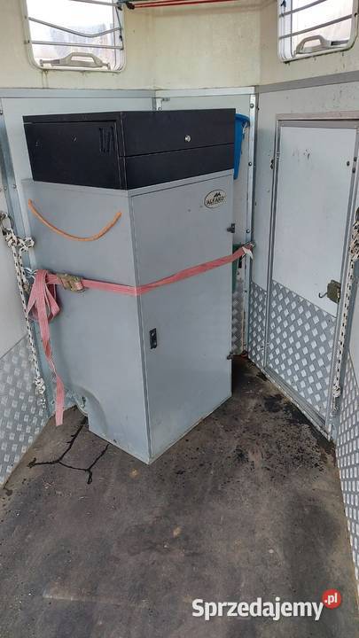 PRZYCZEPA DO PRZEWOZU KONIDMC 1200 KAT B Do przewozu koni