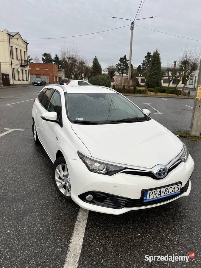 Toyota Auris Hybrid Polski Salon światła do jazdy dziennej wielkopolskie Zagórów
