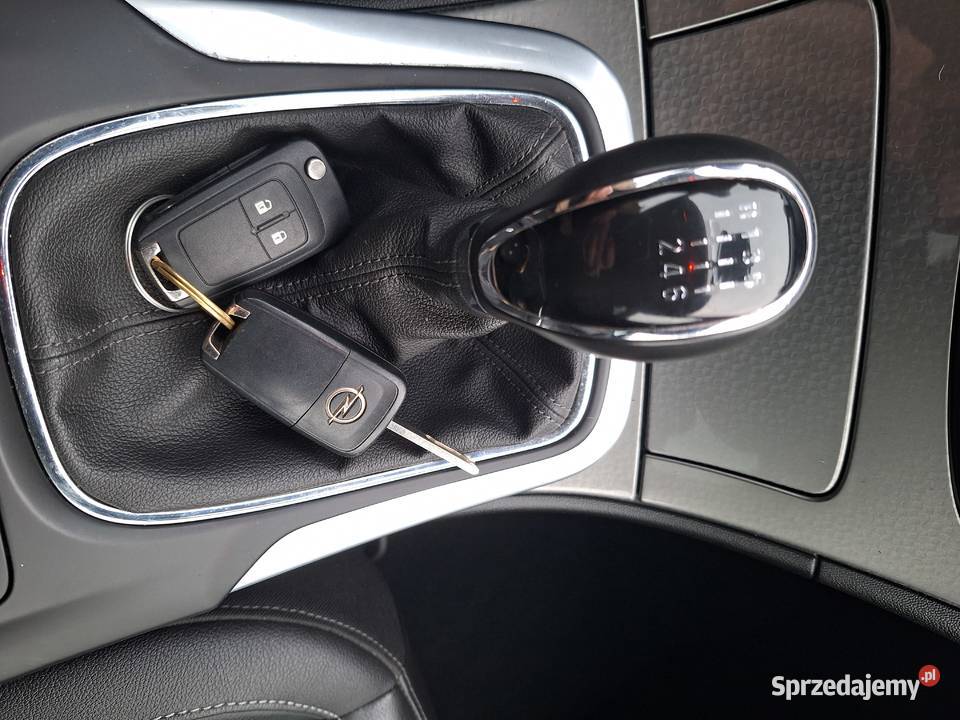 Opel Insignia Kombi Ksenon Skóra Nawigacja nieuszkodzony sprzedam