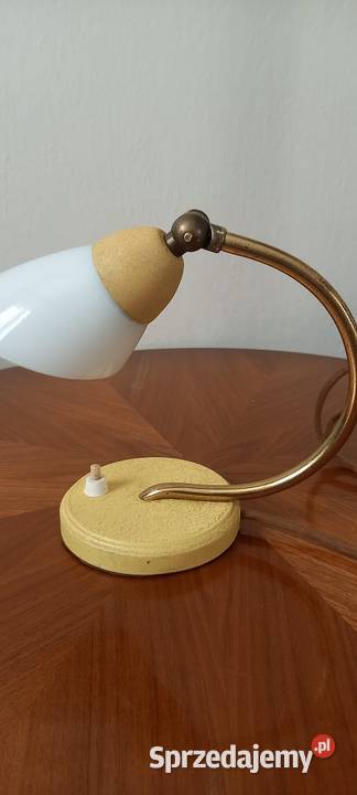 Mała lampka nocna z kloszem z lat 5060 ubwieku sprzedam