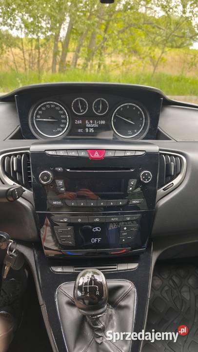 Lancia Ypsilon 12 69 2014r Salon Polska Ypsilon Wrocław sprzedam