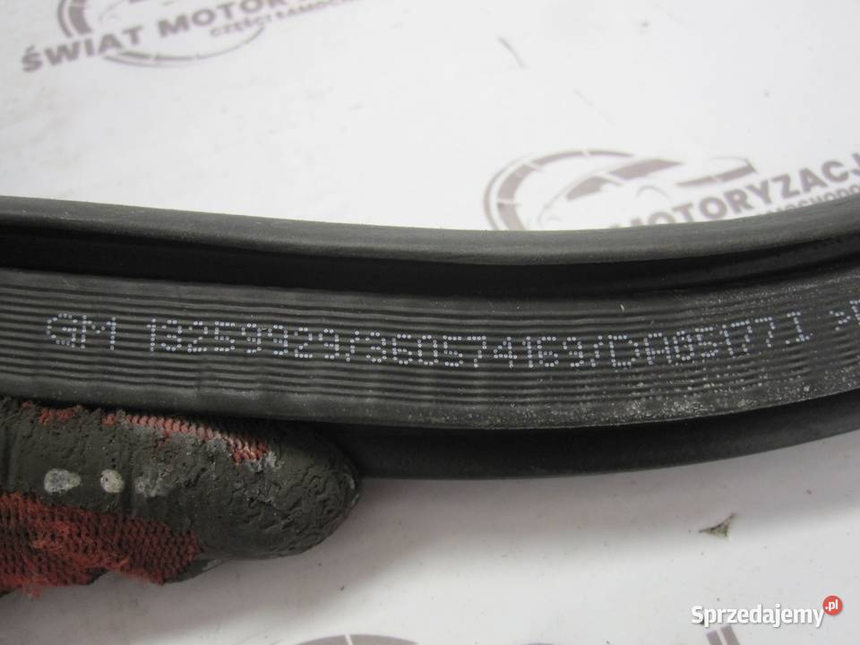 OPEL ASTRA J LIFT 13r uszczelka lewa przód sprzedam