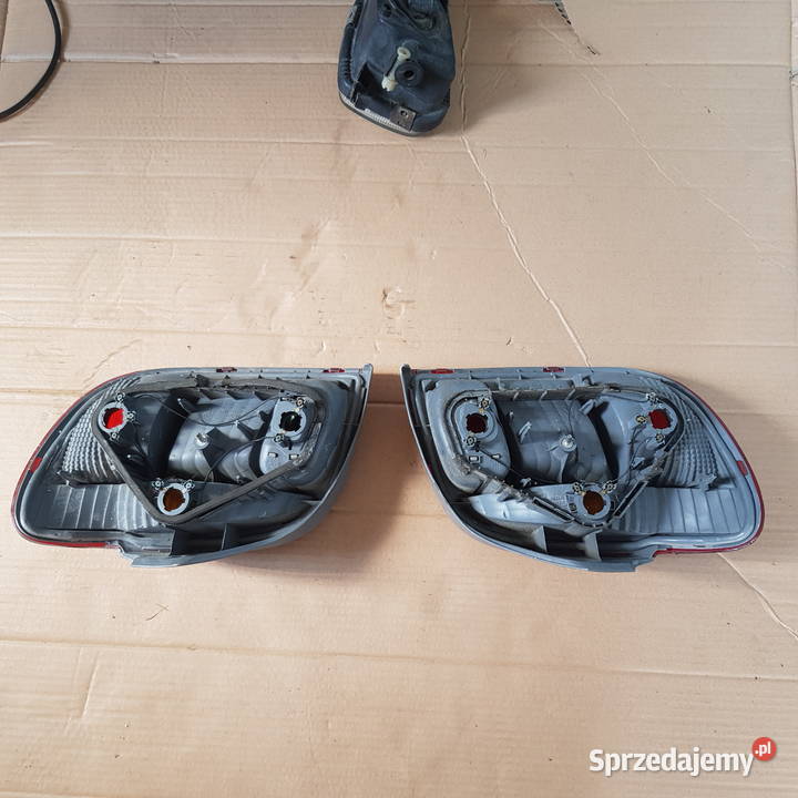 Lampy tylne Prawa Lewa Toyota Yaris 992005 stab osobowe Lublin