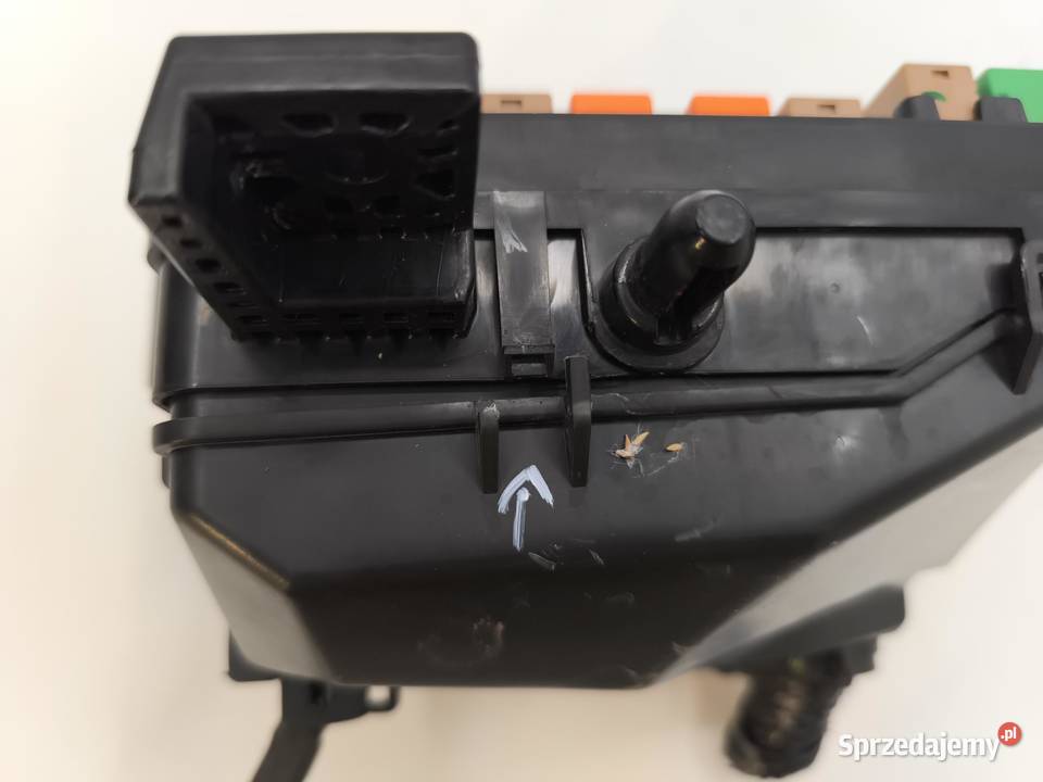 SKRZYNKA BEZPIECZNIKÓW HYUNDAI BAYON 12 wielkopolskie