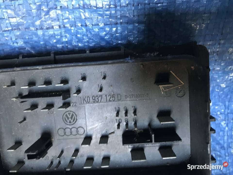 VW GOLF 6 VI 0813r SKRZYNKA BEZPIECZNIKÓW Skrzynki bezpieczników sprzedam