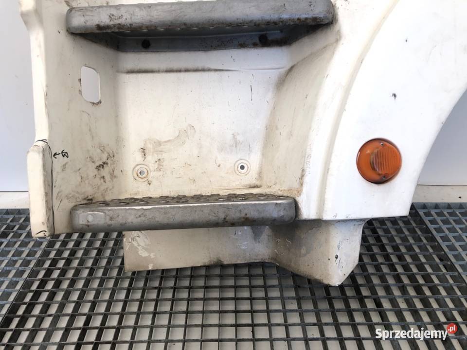 STOPIEŃ KABINY LEWY MAN TGA 81615100711 18 440 ciężarowe