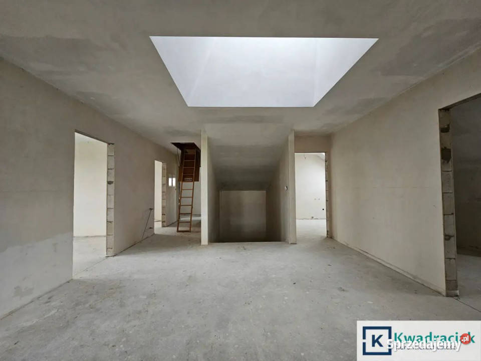 sprzedaży domu wolnostojącego 258m2 Moderówka
