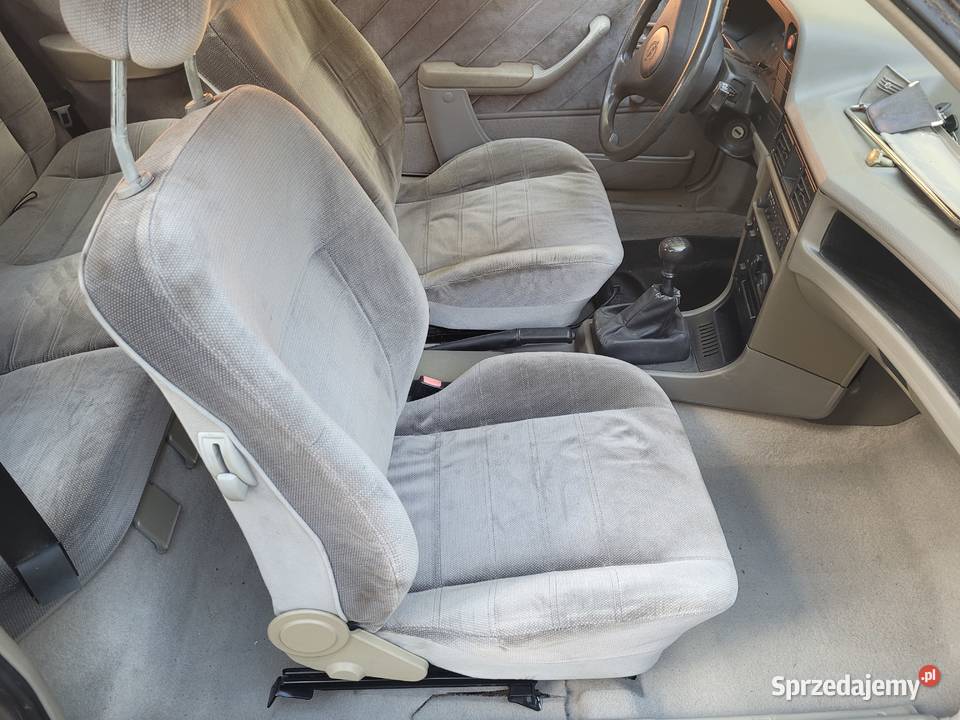 tapicerka fotele welur opel kadett E GL beżowe Fotele i kanapy Jastrzębie-Zdrój sprzedam
