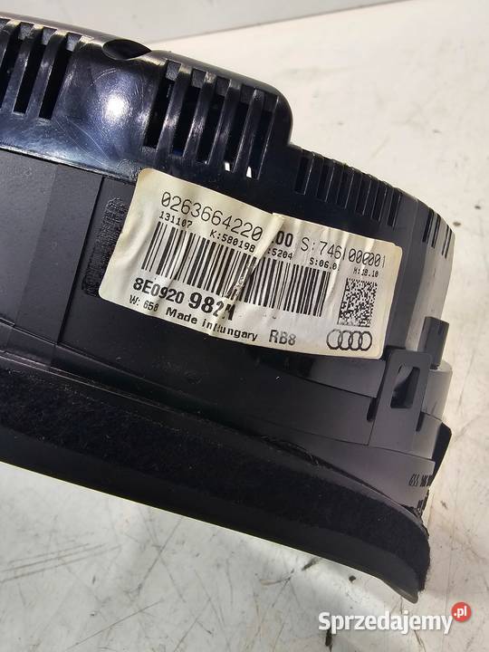 LICZNIK ZEGARY AUDI A4 B7 20 TFSI 8E0920982H UK Przystajń