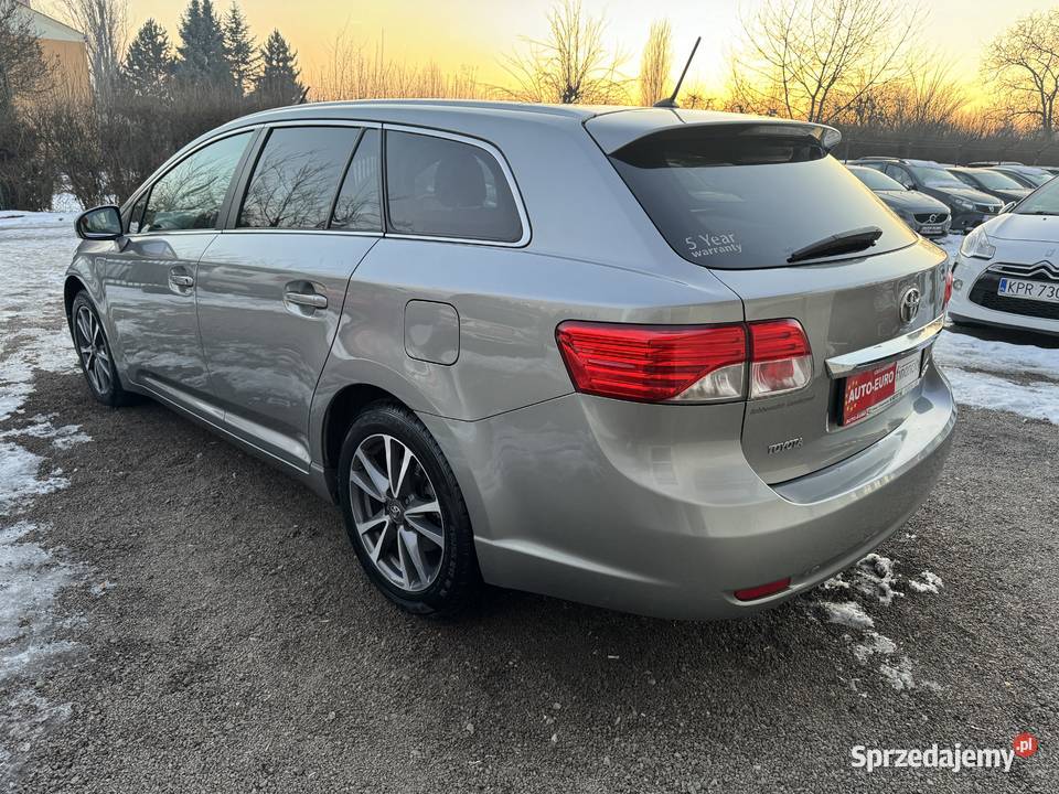 Toyota Avensis 16 132 BEZWYPADKOWY KŚ SERW nieuszkodzony Avensis Kraków