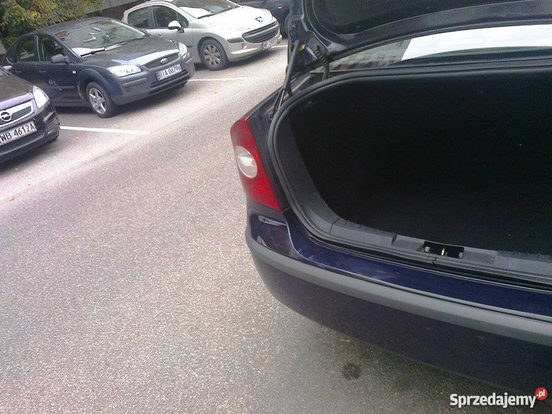 Ford Focus Silver X 16 100 sedan automat 2006 r nieuszkodzony mazowieckie Warszawa