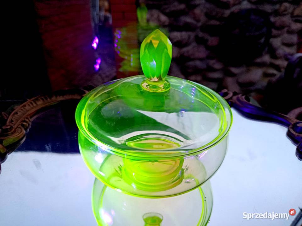 Stara uranowa bombonierka szkatułka Porcelana i szkło Klenica sprzedam