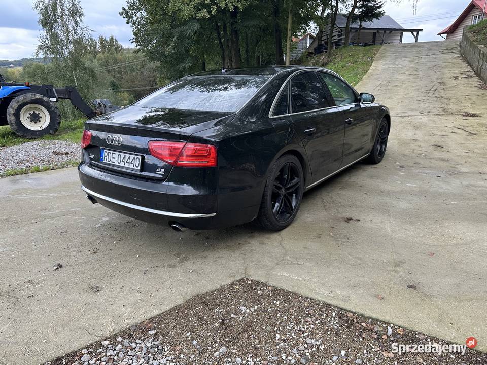 Audi a8 Stobierna