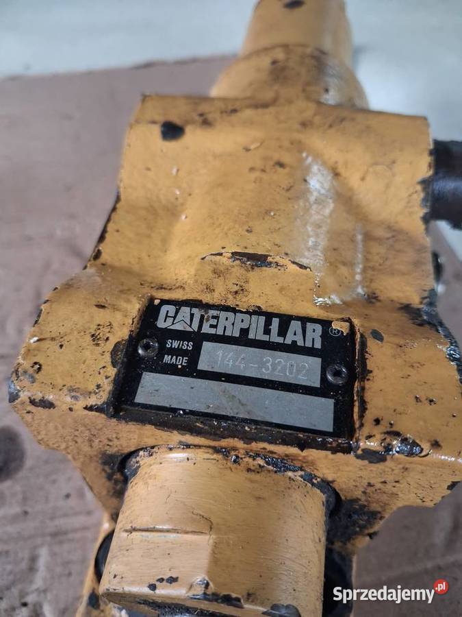 Koparka cat m315 sekcja rozdzielacza sprzedam
