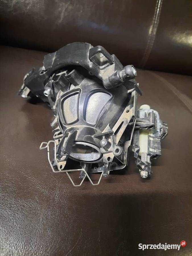 Soczewka prawej lampy volvo s80 v70 xc70 Siedlce