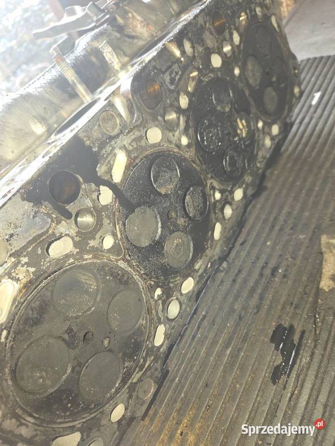 Głowica Ford Mondeo MK3 20 diesel osobowe Głowice cylindrów Łagów