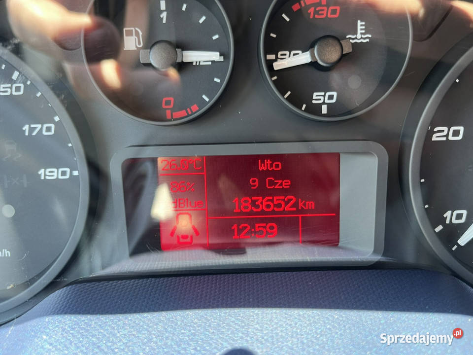 Iveco Daily 35S18 7osob DokaBrygadowy 30180 regulowane zawieszenie Daleszyce