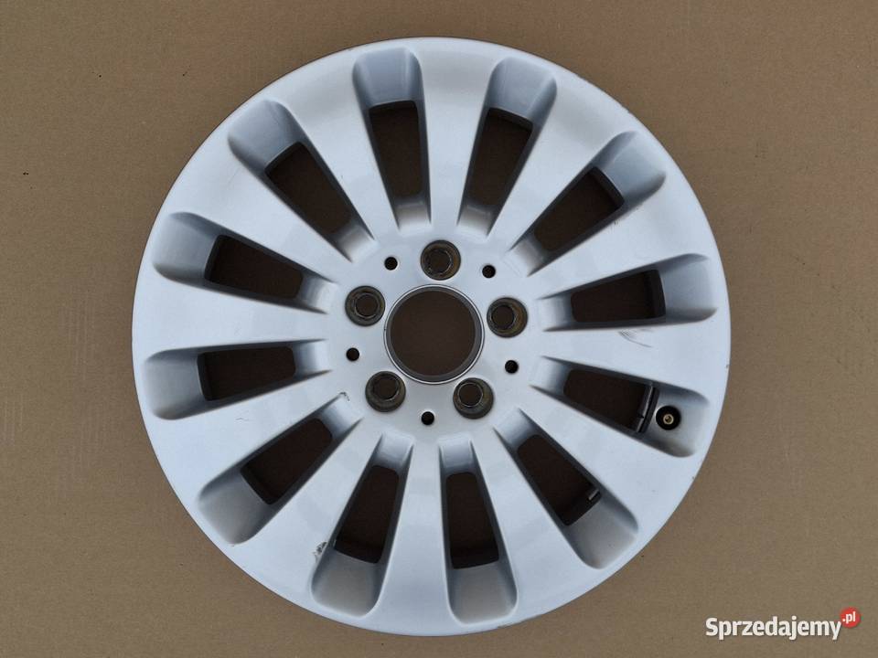 MERCEDES CKLASA W204 FELGA ALUFELGA 16 5X112 7J Średnica 16" Bieleń