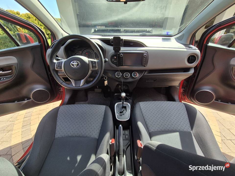 Toyota Yaris 133 2014 automat polski salon Grabieniec
