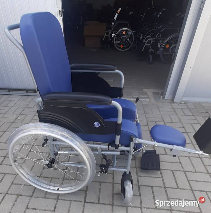 Wózek specjalny z dodatkową funkcją toalety