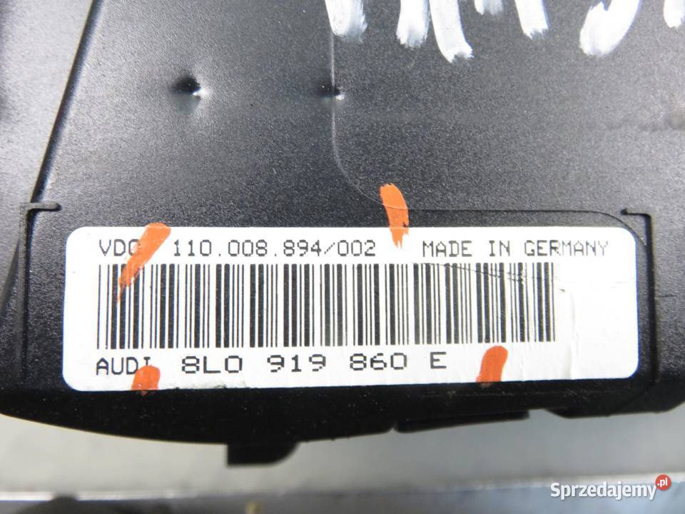 LICZNIK AUDI A3 8L1 18 AGN 8L0919860E osobowe Liczniki i zegary