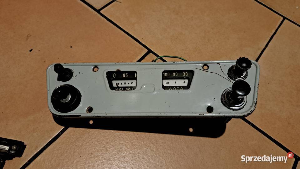 Syrena 105 tablica z zegarem i włącznikami osobowe Leszno