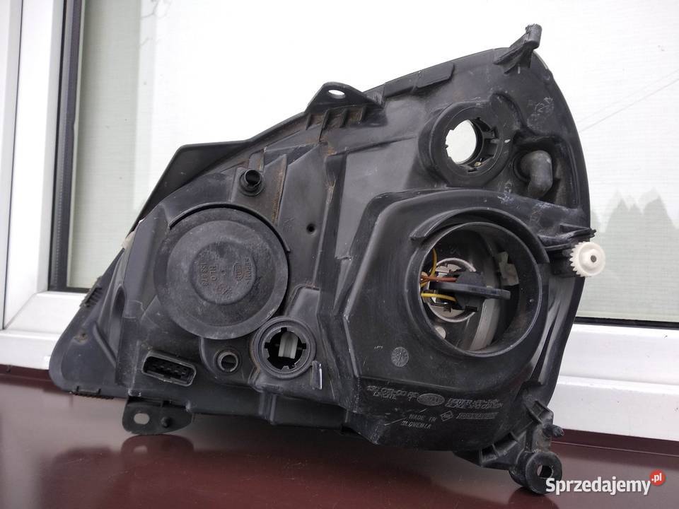 Renault Clio 2 II LIFT FL Thalia lampa przednia Sieradz sprzedam