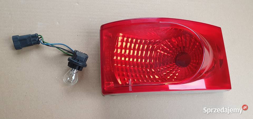 AUTOBUS LAMPA TYŁ HELLA CZERWONA ZWYKŁA