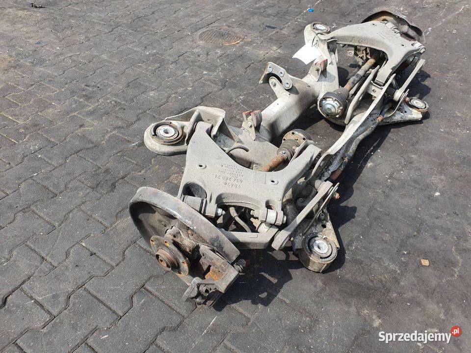 BELKA SANKI TYŁ AUDI A8 D3 4E0505235H Lipno