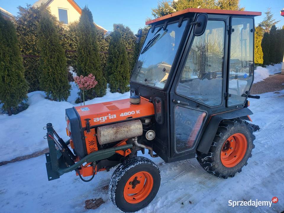 Ciągnik rolniczy AGRIA 4800 plus pług do Zarszyn sprzedam