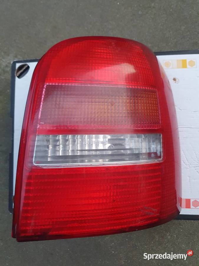 Lampa prawa klosz audi a4 b5 kombi osobowe zachodniopomorskie Kołobrzeg sprzedam