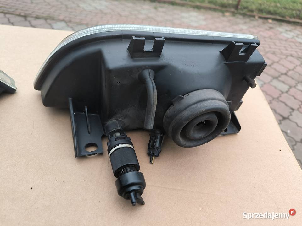Polonez Caro lampy przednie osobowe Stalowa Wola sprzedam