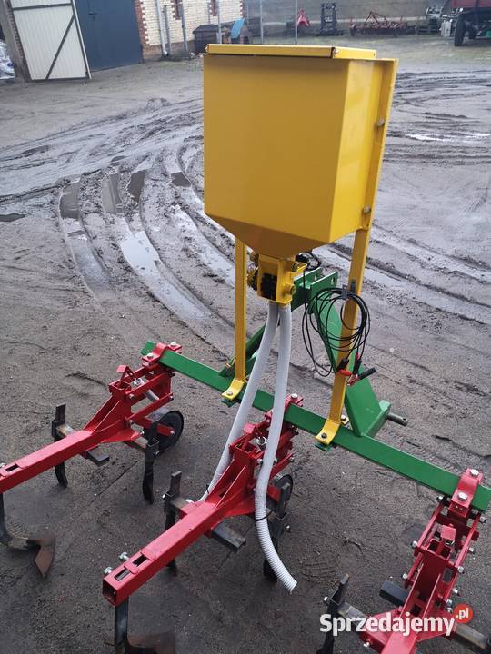 Dozownik Nawozu Aplikator Podsiewacz Sadzarka łódzkie Piątek sprzedam