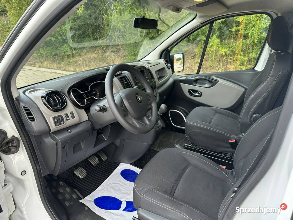 ambulansy Renault Trafic Renault Trafic 2016 231000km Gostyń