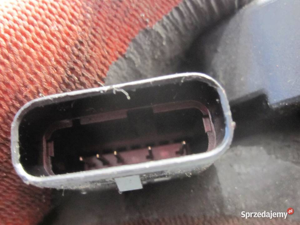 HYUNDAI I20 I 10r zamek drzwi lewy przód A045035