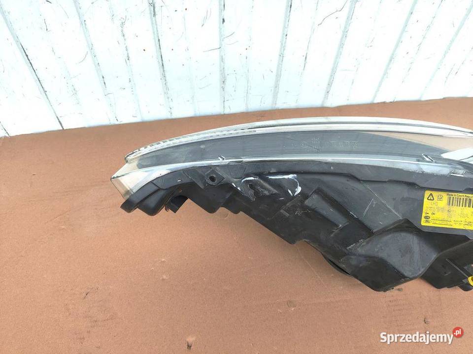 FORD FIESTA MK7 0812 CIEMNA LAMPA PRAWA PRZÓD