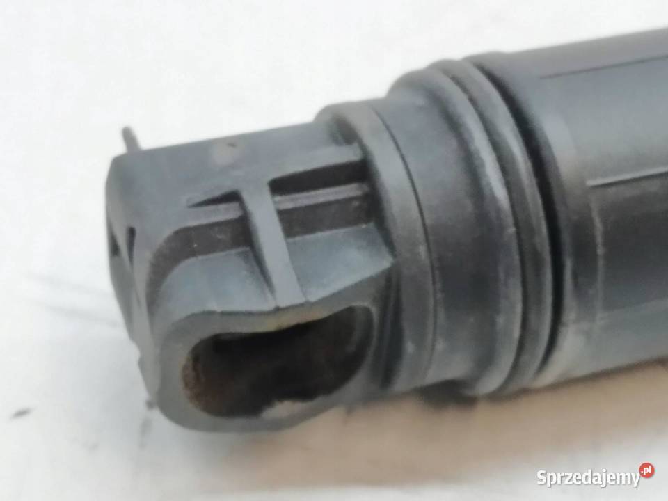 SIŁOWNIK KLAPY PRAWY BAGAŻNIKA KOMBI 3V9827852B osobowe