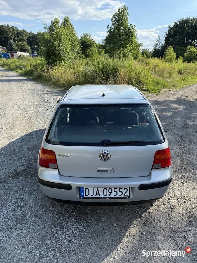 Volkswagen Golf IV 16 benzyna 1998 naprawach Wrocław sprzedam
