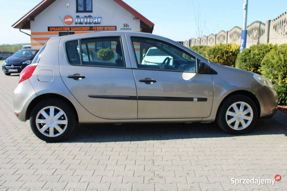 Renault Clio Renault Clio III 12 benzyna 75 2012