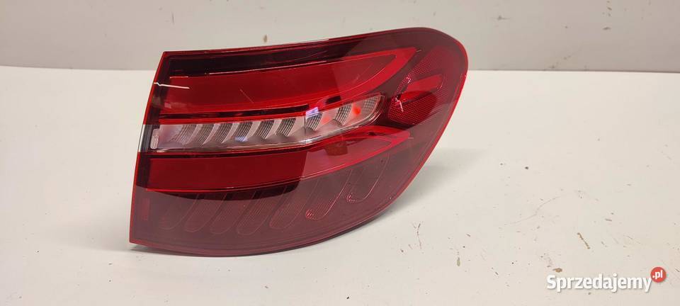 MERCEDES GLC W253 LAMAP PRAWY TYŁ A2539061000 osobowe