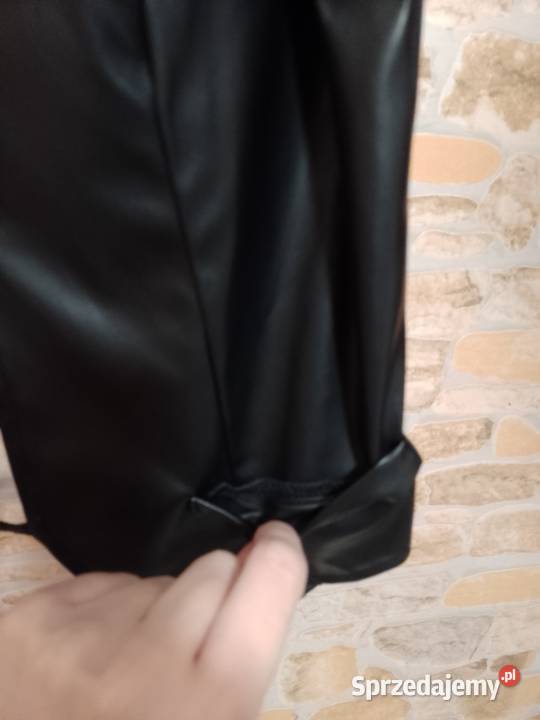 3638 SM Shein Czarna skóropodobna kamizelka w