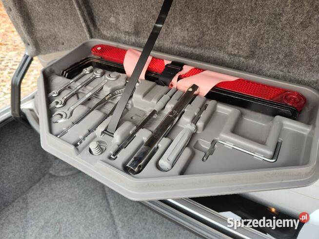 KLASYCZNE ZADBANE BMW e34 520i Lachs Silver garażowany Bytom