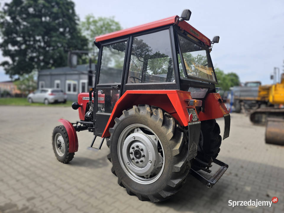 Ciągnik URSUS C330 z kabiną Tarnówek