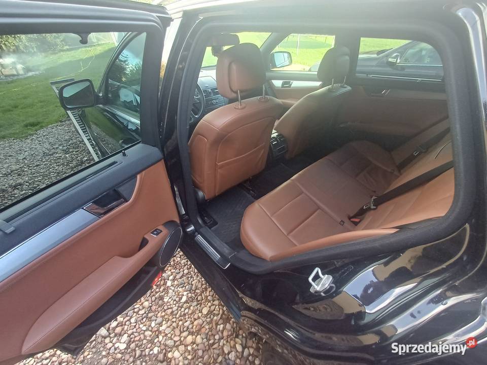 Mega stan Super wyposazenieW204 30cdi v6 sprzedam