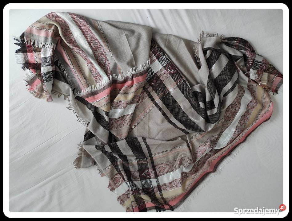 Piękny elegancki szal duża chusta 142x144 Płock