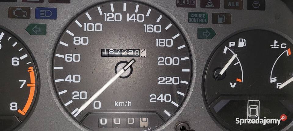 Honda Legend 27 manual fajna baza pod klasyka Zarejestrowany w Polsce Radomsko